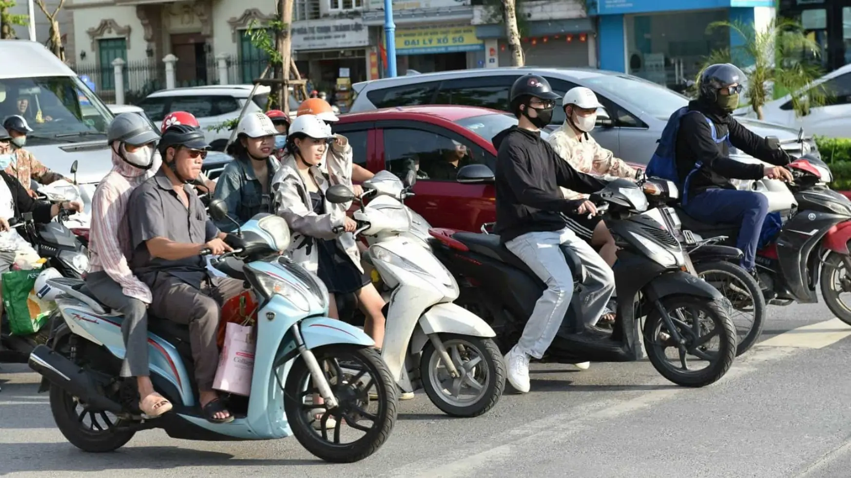 Không cấm tuyệt đối xe máy xăng đi vào Vành đai 1